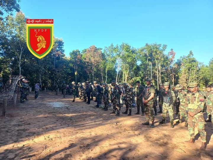 (ဟုမ္မလင်းနှင့် ​ရွှေပြည်​အေး​ဒေသမှ ပြည်သူ့ကာကွယ်​ရေးတပ်ဖွဲ့ဝင်များ။ဓါတ်ပုံ-HPDF)