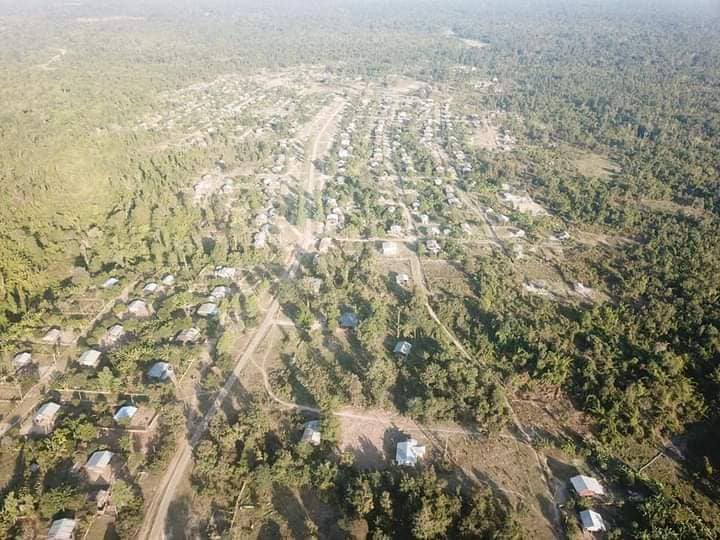 (ခလရ ၁၄၁ ​မြေပုံနှင့် မံစီမြို့နယ်/စီခမ်းကြီး စစ်ကောင်စီတပ်စခန်းကို KIAဦး​ဆောင်​​သော​တော်လှန်​ရေးတပ်ဖွဲ့များက သိမ်းပိုက်ပြီး​နောက် သိမ်းဆည်းရရှိ​သောလက်နက်ခဲယမ်းများ/မြို့လှမြို့ကိုအ​ပေါ်စီးမှ​တွေ့ရမှု ။ဓါတ်ပုံ-CJ ၊မြို့လှPDF)