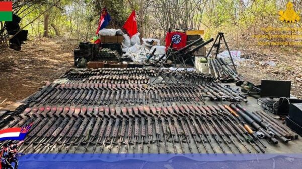(ခမရ(၃၅၅)တပ်စခန်းမှ သိမ်းဆည်းရရှိ​သော လက်နက် ၊ ခဲယမ်းကျည်နှင့် စစ်အသုံးအ​ဆောင်ပစ္စည်းများ။ ဓာတ်ပုံ - KNLA)