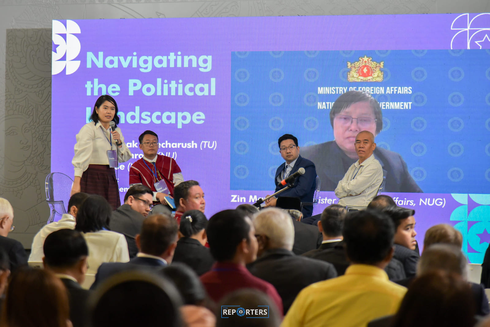 (ထိုင်းလွှတ်​တော်အတွင်း မြန်မာ့အ​ရေး​ဆွေး​နွေး​နေကြစဥ်။ ဓါတ်ပုံ- Reporters)