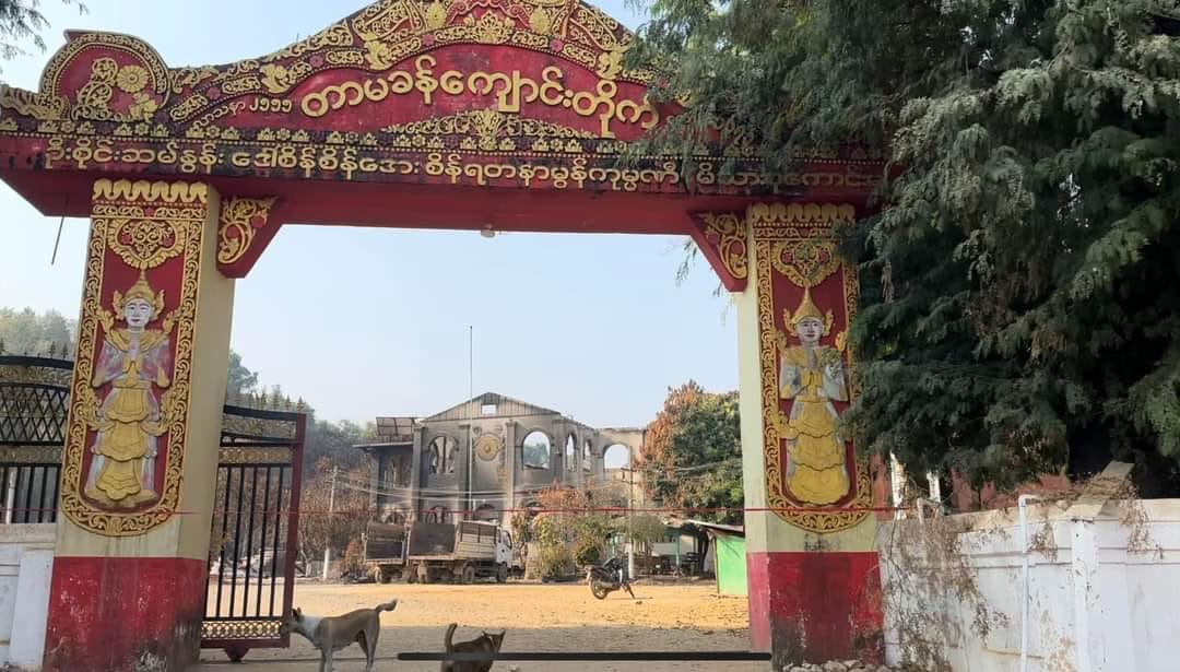 (တာမခန် အဝင်ဆိုင်ဘုတ်/ တာမခန်​ကျောင်းတိုက်/ ပြန်လည်​နေထိုင်​သော ပြည်သူအချို့ နှင့် စစ်​ကောင်စီတပ်ဖျက်ဆီးသွား​သော​နေအိမ်များ။ဓါတ်ပုံ-တာမခန်​နွေဦးဦး​တော်လှန်​ရေး)