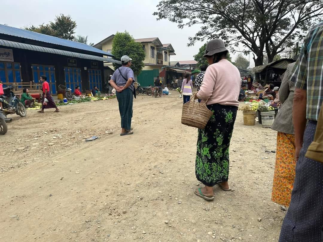 (တာမခန် အဝင်ဆိုင်ဘုတ်/ တာမခန်​ကျောင်းတိုက်/ ပြန်လည်​နေထိုင်​သော ပြည်သူအချို့ နှင့် စစ်​ကောင်စီတပ်ဖျက်ဆီးသွား​သော​နေအိမ်များ။ဓါတ်ပုံ-တာမခန်​နွေဦးဦး​တော်လှန်​ရေး)