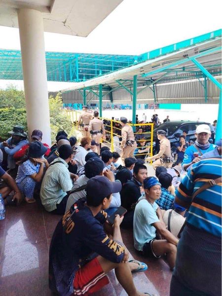 (ယနေ့ နံနက်က မြန်မာလုပ်သားများ စုဝေးမှုပြုလုပ်နေစဉ်။ ဓာတ်ပုံ - MHAC)