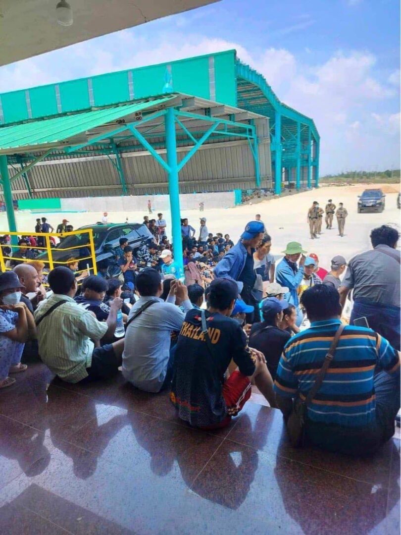 (ယနေ့ နံနက်က မြန်မာလုပ်သားများ စုဝေးမှုပြုလုပ်နေစဉ်။ ဓာတ်ပုံ - MHAC)
