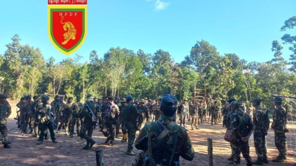 (ဟုမ္မလင်းမြို့နယ် အတွင်းရှိ ပြည်သူ့ကာကွယ်​ရေးတပ်ဖွဲ့ဝင်များ။ ဓါတ်ပုံ-HPDF)