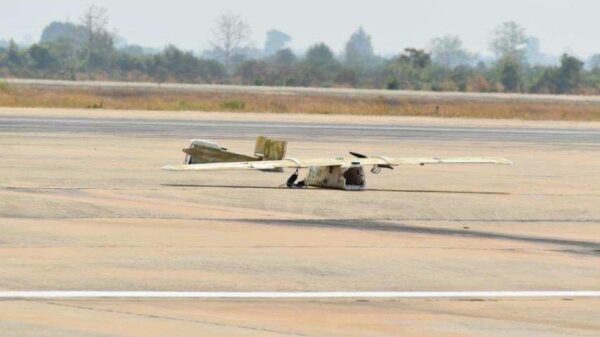 (တိုက်ခိုက်ရာတွင် အသုံးပြုခဲ့သော ဒရုန်းတစ်စီးနှင့် တိုက်ခိုက်ရာ တည်နေရာအားညတွေ့ရစဉ်။ ဓာတ်ပုံ - MOD၊စကစ)
