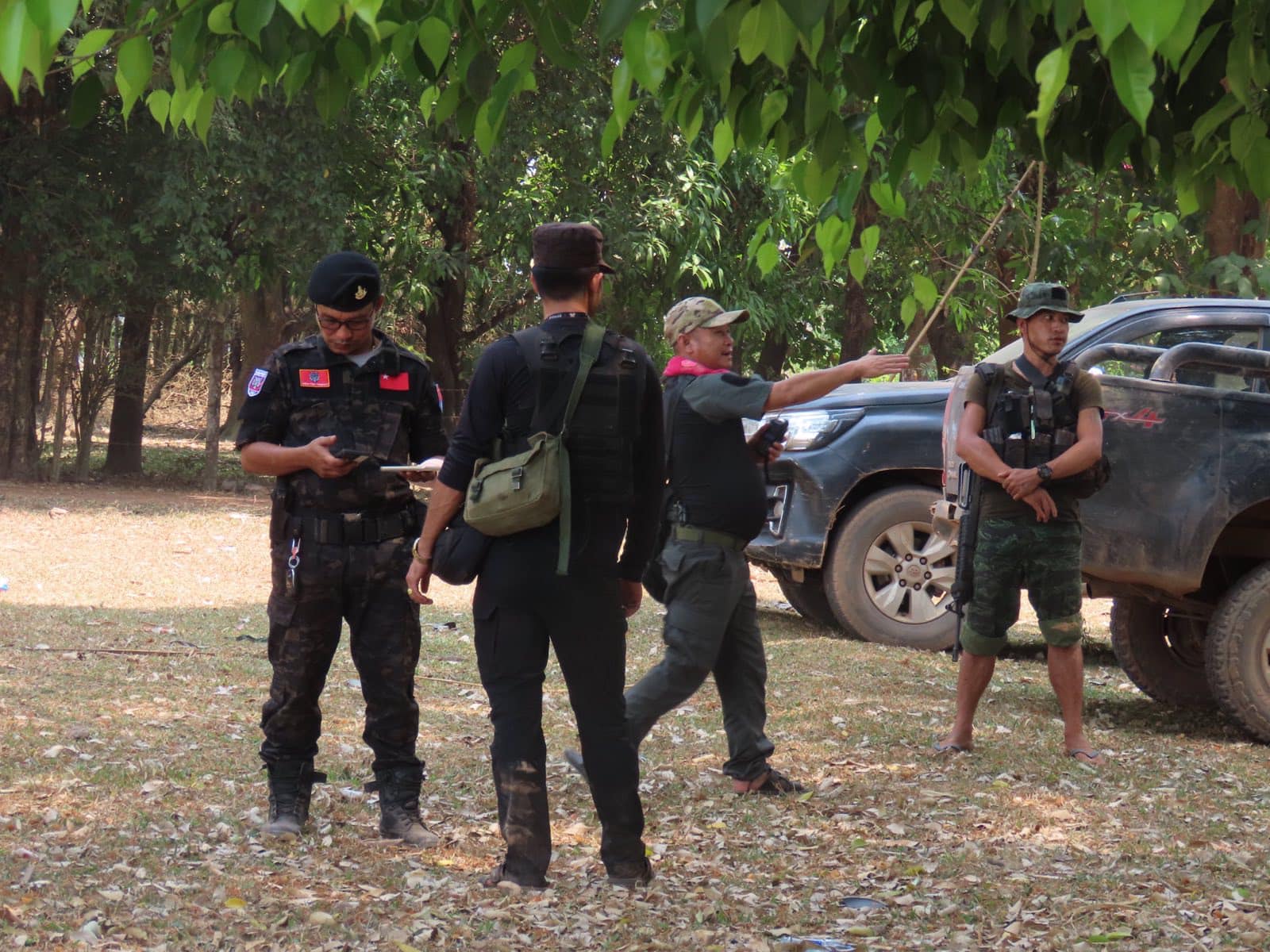 (တောင်ပိုင်းတိုင်း အမှတ်(၃၁)ဗျူဟာမှူးအဖွဲ့နှင့်စစ်ကောင်စီတပ် လေကြောင်း၊လက်နက်ကြီးနှင့် မီးလောင်ဗုံးအသုံးပြုတိုက်ခိုက်မှုကြောင့် ကော့ကရိတ်မြို့ရှိ နေအိမ်များ ပျက်စီးနေသည်ကို တွေ့ရစဥ်။ ဓာတ်ပုံ - PS)