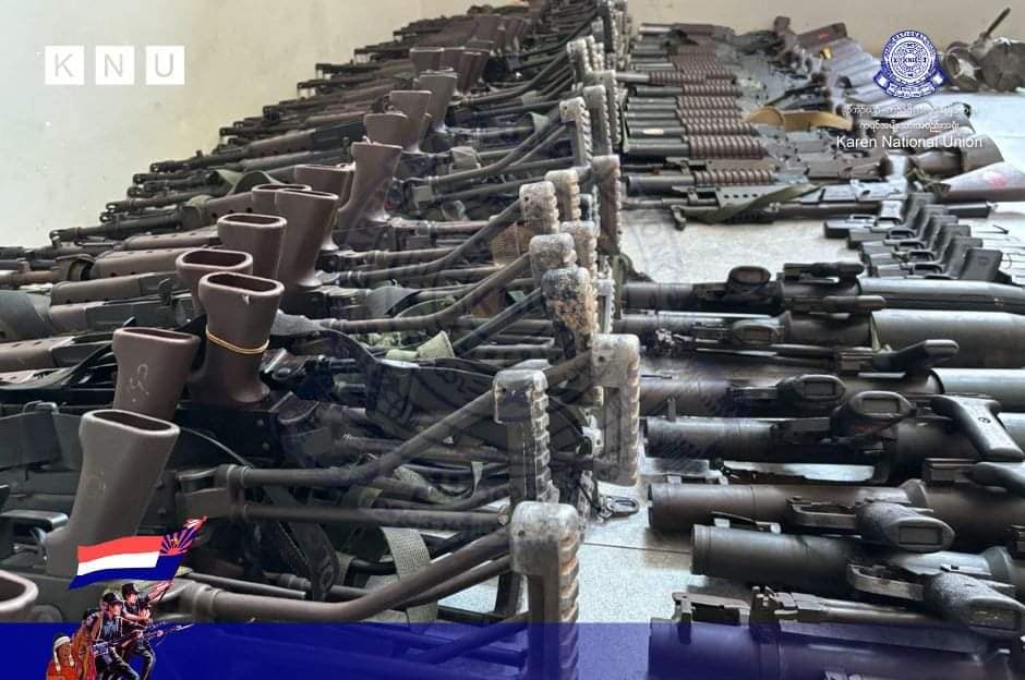 (သင်္ဃန်းညီနောင် ဗျူဟာ မှ သိမ်းဆည်းရရှိသောလက်နက်ခဲယမ်းများနှင့် ဖမ်းဆီးရရှိသောစစ်သုံ့ပန်းများ။ဓါတ်ပုံ-KNU)