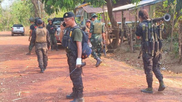 စစ်ကောင်စီ၏ အောင်ဇေယျစစ်ကြောင်းအား တိုက်ခိုက်နေသော ကျားဖြူစစ်ကြောင်းမှ ရဲဘော်များအား တွေ့ရစဥ်