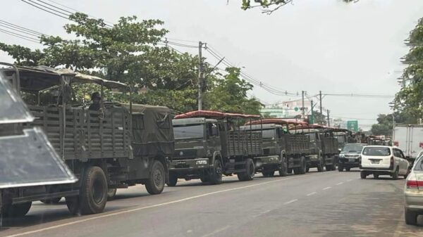 (​ကော့ကရိတ်မ​ရောက်ခင်စစ်ကောင်စီတပ် ယာဥ်တန်းနှင့် ​တော်လှန်​ရေးတပ်များကတိုက်ခိုက်၍ စစ်တပ်ယာဥ်တစ်စီးမီး​လောင်ပျက်စီး​တေစဥ်။ ဓာတ်ပုံ - CJ၊KNU)