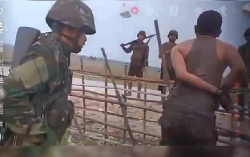 (စိန်လုံဗျူဟာမှူး ဗိုလ်မှူးကြီး ဟိန်းထက်အောင်ကို KIA တပ်ဖွဲ့ဝင်များကဖမ်းဆီးလာစဥ်။ရုပ်သံ-ကချင်တောင်တန်း)