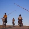 (ရခိုင်ပြည်နယ် စစ်တွေမြို့ရှိ ဒုက္ခသည်စခန်းအနီးတွေ့ရသော ဒေသခံအချို့အား တွေ့ရစဉ်။ ဓာတ်ပုံ - CJ)