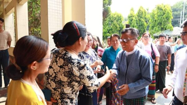 လွတ်ငြိမ်းဖြင့် လွတ်လာသည့် ဒေါက်တာခလမ်ဆန်ဆွန်ကို နာရီပိုင်းအတွင်းစစ်ကောင်စီပြန်ဖမ်း