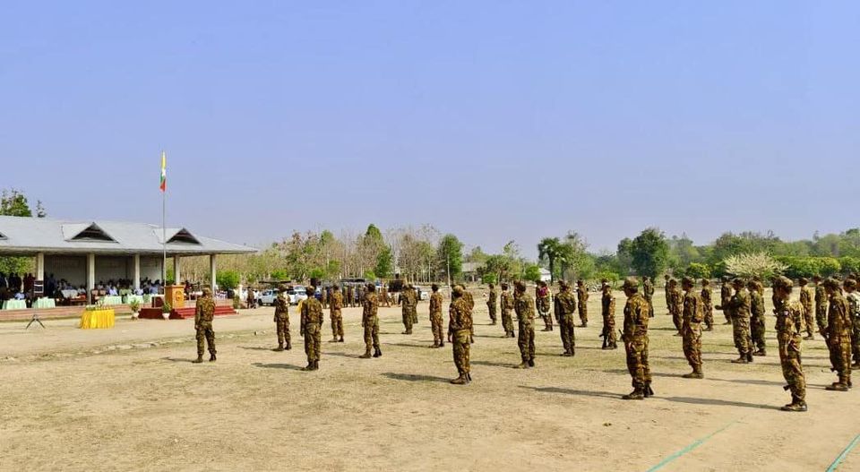 (စစ်ကောင်စီ​၏ စစ်သားအဖြစ် စုဆောင်းခြင်းခံရသူများအား တွေ့ရစဉ်။ ဓာတ်ပုံ - စကစ)