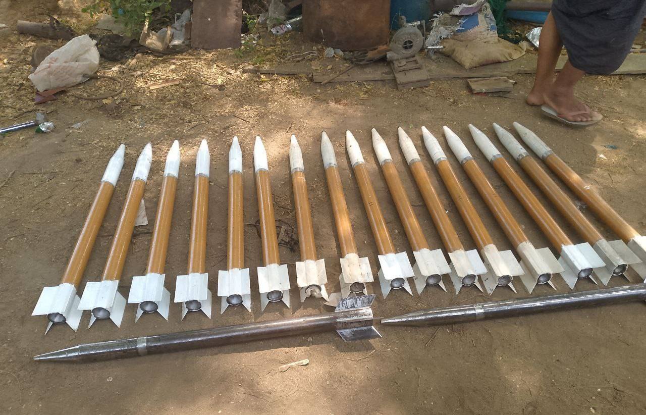(နမခအား တိုက်ခိုက်ရာတွင် အသုံးပြုခဲ့သော ရော့ကတ်နှင့် ဒရုန်းများအား တွေ့ရစဥ်။ ဓာတ်ပုံ-KLG)