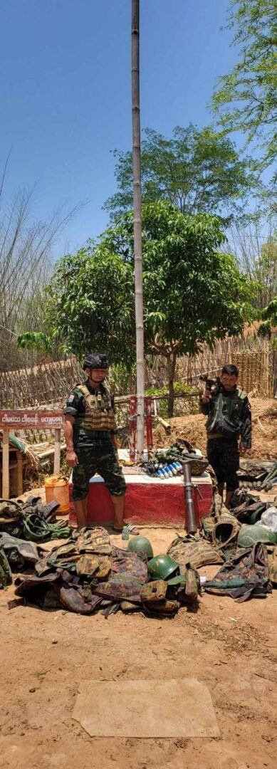 (စစ်ကောင်စီတပ်ထံမှ သိမ်းဆည်းရရှိသော လက်နက်ခဲယမ်းများ ။ဓါတ်ပုံ-KNU တပ်မဟာ (၄) )
