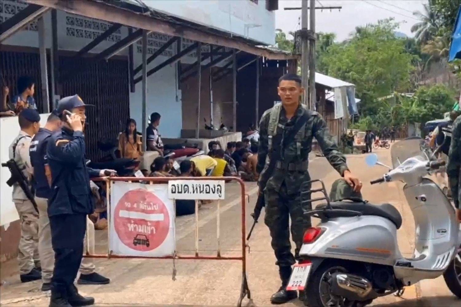 ထိုင်းလုံခြုံရေးတပ်ဖွဲ့ဝင်တွေ
