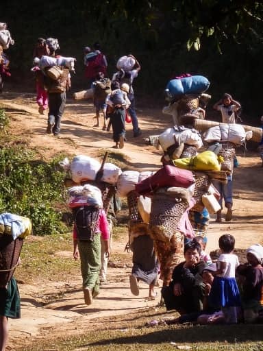 (တိုက်ပွဲများနှင့် စစ်ကောင်စီတပ် လေကြောင်း၊လက်နက်ကြီး အန္တရာယ်ကြောင့် ထွက်ပြေးတိမ်းရှောင်နေရသော ပြည်သူများ။ဓါတ်ပုံ-CJ)