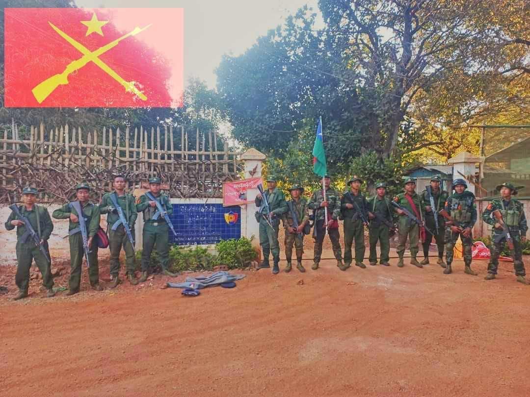 (ပအိုဝ်းအမျိုးသားလွတ်မြောက်ရေးတပ်မတော် (PNLA)မှ ရဲဘော်များအား တွေ့ရစဉ်။ ဓာတ်ပုံ - PNLA)