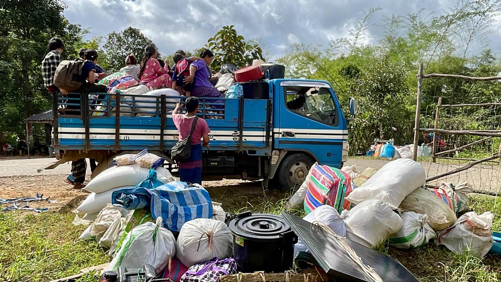 နှစ် လ ကြာရင် ရိက္ခာပြတ်တော့မယ့် ကရင်နီစစ်ဘေးရှောင်တွေ