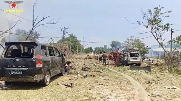(စစ်ကောင်စီလေကြောင်းတိုက်ခိုက်၍ ထိခိုက်ပျက်စီးမှုများအား တွေ့ရစဥ်။ ဓာတ်ပုံ - File Photo)
