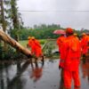 ⁨ဆိုင်ကလုန်းကြောင့် အိန္ဒိယနဲ့ ဘင်္ဂလားဒေ့ရှ်မှာ ဒါဇင်နဲ့ချီ သေဆုံး