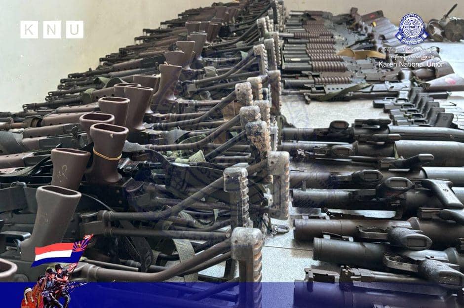 (၂၀၂၄ ဧပြီ ၅ရက်တွင် ကရင်ပြည်နယ်၊ မြဝတီမြို့နယ် သင်္ဃန်းညီနောင် ဗျူဟာသိမ်းပိုက်ပြီးနောက် ရရှိသောလက်နက်များနှင့် မတ်လ ၉ရက်တွင် သင်္ဃန်းညီနောင်ရဲစခန်းကို KNLA ပူးပေါင်းတပ်များ သိမ်းခဲ့စဉ်။ ဓာတ်ပုံ - KNU၊CJ)