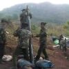 (စစ်ကောင်စီတပ်သားများက လက်နက်ကြီးဖြင့် ပစ်ခတ်နေသည်ကို တွေ့ရစဥ်။ ပုံအဟောင်းအသုံးပြုထားပါသည်။ ဓာတ်ပုံ - စကစ)
