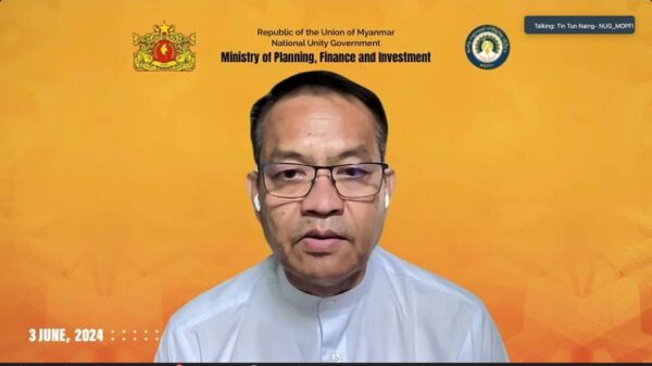 စီမံကိန်း၊ဘဏ္ဍာရေးနှင့်ရင်းနှီးမြှပ်နှံမှုဝန်ကြီး ဦးတင်ထွန်းနိုင်
