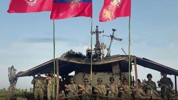 (​ရခိုင်ပြည်နယ်အတွင်း​ရေ​ကြောင်းတိုက်ပွဲတွင် စစ်​ကောင်စီတပ်၏စစ်​ရေယာဥ်များကိုတိုက်ခိုက်သိမ်းပိုက်ခဲ့​သော AA တပ်ဖွဲ့ဝင်များကို​ဖေ​ဖော်ဝါရီလက​တွေ့ရစဥ်။ ဓါတ်ပုံ-AA Info Desk)