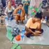 (စစ်​တွေမြို့ ဗျိုင်းဖြူရွာမှ ပြည်သူ ၇၀ ​ကျော်ကို စစ်​ကောင်စီတပ်ဦး​ဆောင်​သောလက်နက်ကိုင်အဖွဲ့များကဖမ်းဆီးနှိပ်စက်သတ်ဖြတ်ခဲ့၍ ​သေဆုံးခဲ့သူများ၏မိသားစုဝင်များငို​ကြွေး​နေကြစဥ်။ဓာတ်ပုံ - File Photo)