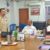 (ရန်ကုန်ရွှေအသင်း အတွင်းရေးမှူး ဦးဝင်းမြင့်(တိုက်ပုံအဝါ)၊ ရွှေအသင်းဥက္ကဋ္ဌ (တိုက်ပုံအဖြူ၊ မျက်မှန်တပ်ထားသူ)တို့အား တွေ့ရစဉ်။ ဓာတ်ပုံ - YGEA)
