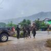 ဒေါနစစ်ကြောင်းနှင့် မဟာမိတ်ပူးပေါင်းအဖွဲ့မှရဲဘော်များအား အမှတ်(၈)လမ်းမကြီး၌ နယ်မြေစိုးရေးလုပ်ဆောင်နေစဥ်