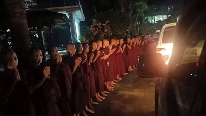 (ဆရာတော်ကြီး၏ ရုပ်ကလပ်အား ပဲခူးမြို့ဝင်းနိမ္မတာရုံကျောင်းတိုက်သို့ ပြန်လည်ပင့်ဆောင်လာစဥ်။ ဓာတ်ပုံ-ဆရာတော်ကြီးတပည့်သာဝကများ)