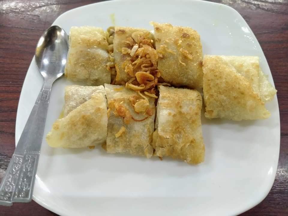 စားအုန်းဆီ ရှားပါးဈေးတက်လာ၍ ရန်ကုန် လက်ဖက်ရည်ဆိုင်အချို့တွင် အီကြာကွေး၊စမူဆာ ၊ပလာတာရောင်းချမှုရပ်နားလာကြောင်း လက်ဖက်ရည်ဆိုင် ပိုင်ရှင်အချို့ကပြောသည်