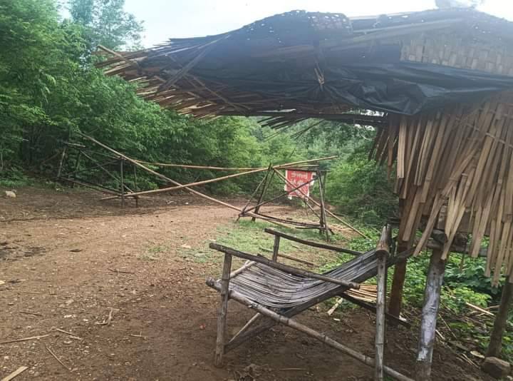(မန်းချေင်းဆည်အနီး စစ်ကောင်စီဂိတ်ကင်းစခန်းနှင့် တော်လှန်ရေးပူးပေါင်းတပ်ဖွဲ့များအားတွေ့ရစဥ်။ ဓာတ်ပုံ - CDF-Asho)