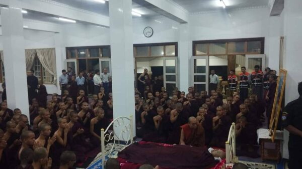 (ဆရာတော်ကြီး၏ ရုပ်ကလပ်အား ပဲခူးမြို့ဝင်းနိမ္မတာရုံကျောင်းတိုက်သို့ ပြန်လည်ပင့်ဆောင်လာစဥ်။ ဓာတ်ပုံ-ဆရာတော်ကြီးတပည့်သာဝကများ)