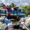 (​နေရပ်မှ ထွက်​ပြေးတိမ်း​ရှောင်ရန်ပြင်ဆင်​နေ​သောစစ်​ဘေး​ရှောင်ပြည်သူအချို့)