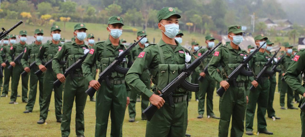 (ကိုးကန့်တပ်မတော် MNDAA တပ်ဖွဲ့ဝင်များကို ၂၀၂၂ မတ်လအတွင်းက တွေ့ရစဉ်။တိုက်ပွဲဖြစ်ရာနေရာမြေပုံအား တွေ့ရစဉ်။ ဓာတ်ပုံ-The Kokang)