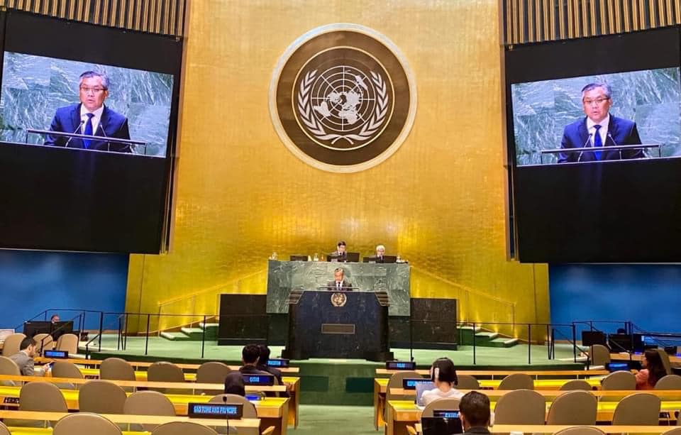(ကုလသမဂ္ဂအထွေထွေညီလာခံ မျက်နှာစုံညီအစည်းအဝေးတွင် မြန်မာသံအမတ်ကြီးဦးကျော်မိုးထွန်း မိန့်ခွန်းပြောကြားနေစဥ်။ ဓာတ်ပုံ - မြန်မာအမြဲတမ်းကိုယ်စားလှယ်ရုံး)