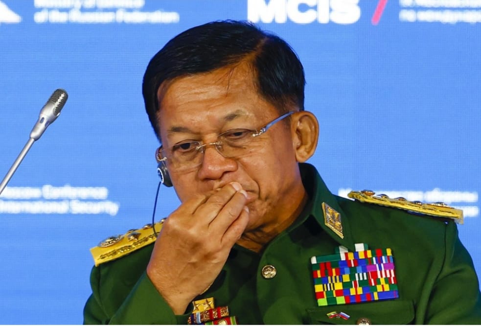 အာဏာသိမ်းခေါင်းဆောင်​မွေး​နေ့​တွင် ​တော်လှန်​ရေးတပ်များက စစ်​တပ်စခန်း များများသိမ်း​ပေးရန် ပြည်သူများလိုလား