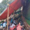 (ပင်လောင်း-ဖယ်ခုံတိုက်ပွဲအတွင်း စစ်ဘေးရှောင်ရသည့် ပြည်သူများကို တွေ့ရစဥ်။ ဓာတ်ပုံ - Ru Ta)
