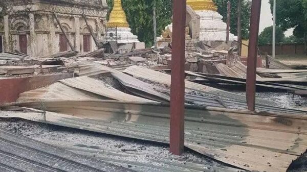 (စစ်ကောင်စီတပ် ဖျက်ဆီးမှုကြောင့် ပျက်စီးသွားသော ဘုန်းကြီးကျောင်းများအား တွေ့ရစဥ်။ ဓာတ်ပုံ - ကျွန်းလှ ကန့်ဘလူ တက်ကြွလှုပ်ရှားသူများအဖွဲ့)