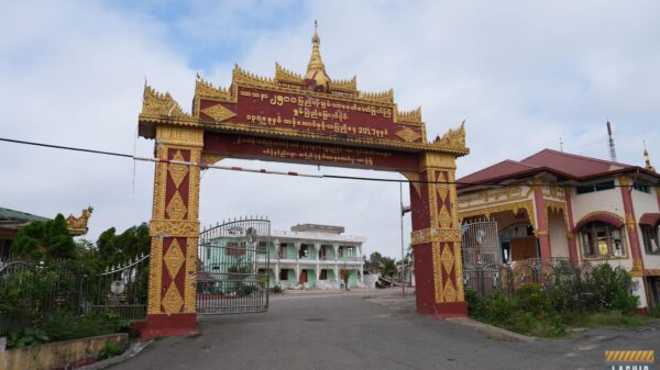 (စစ်ကောင်စီလေကြောင်းတိုက်ခိုက်ဖျက်ဆီးခဲ့သော ဘာသာရေးအဆောက်အဦးများအား တွေ့ရစဉ်။ လားရှိုးမြို့ပြန်လည်ထူထောင်ရေး)