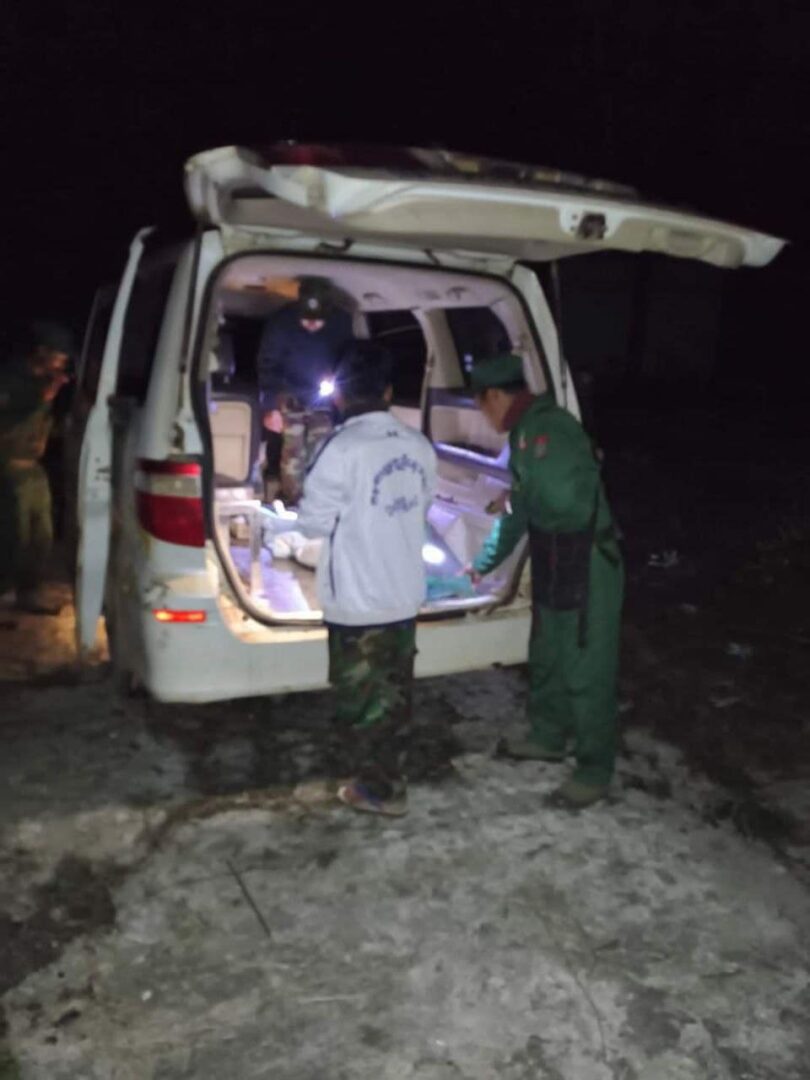 (ကွတ်ခိုင်မြို့ကို စစ်ကောင်စီက ယနေ့ (နိုဝင်ဘာ ၁ရက်) နံနက်တွင် တိုက်လေယာဉ်မှ ဗုံး ၈လုံးကြဲချတိုက်ခိုက်ပြီးနောက် တွေ့ရစဉ်။ ဓာတ်ပုံ - TNLA)
