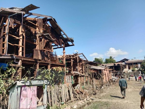 (ဆောမြိုကန် ကံချောင်းကျေးရွာကို စစ်ကောင်စီလေကြောင်းတိုက်ခိုက်အပြီး တွေ့ရစဉ်။ ဓာတ်ပုံ - CJ)