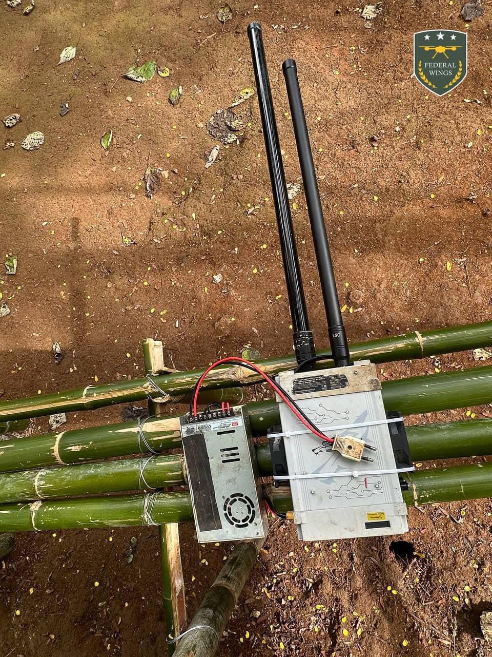 (Federal Wings တပ်ဖွဲ့ စမ်းသပ်ထုတ်လုပ်ထားသော Drone Jammer တစ်ခုအား တွေ့ရစဉ်။ ဓာတ်ပုံ - Federal Wings)