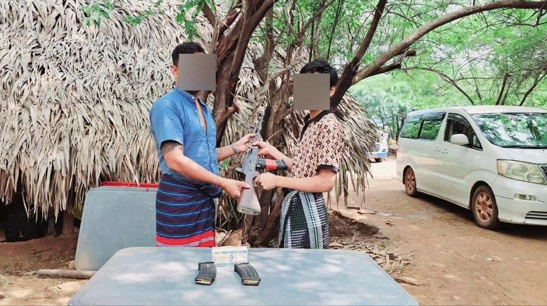 (အလင်းဝင်စစ်သား၂ဦးအား တွေ့ရစဥ်။ဓာတ်ပုံ - Southern YSO PDF)
