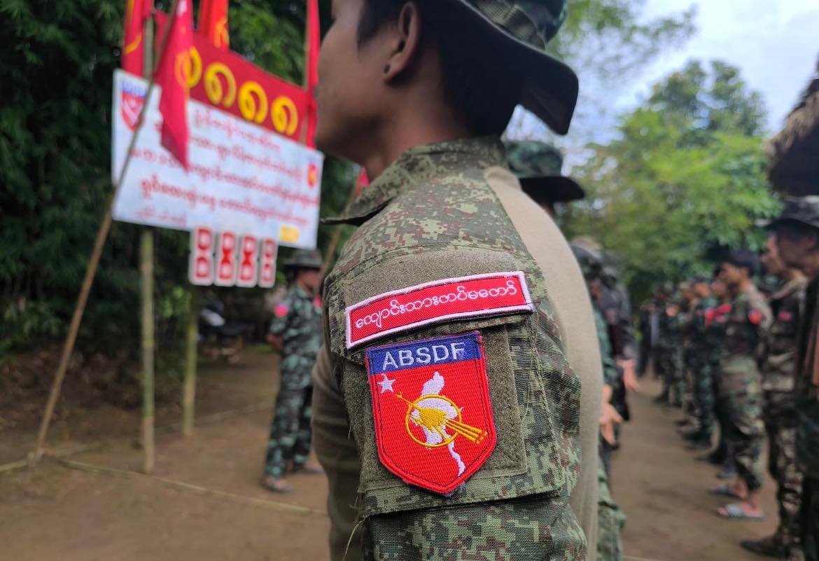 ((၃၆)နှစ်မြောက် ရှစ်လေးလုံးအခမ်းအနားတွင် တွေ့ရသော ABSDF ရဲဘော်များ။ ဓာတ်ပုံ - ABSDF)