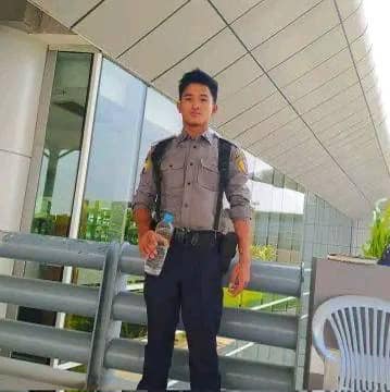 (သေဆုံးခဲ့သော နယ်ထိန်းရဲအား တွေ့ရစဥ်။ဓာတ်ပုံ-တောင်သာ ပကဖ)